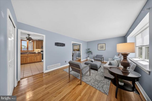 2318 SMITHS LN, Wilmington, DE 19810
