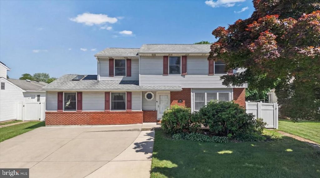 2318 SMITHS LN, Wilmington, DE 19810