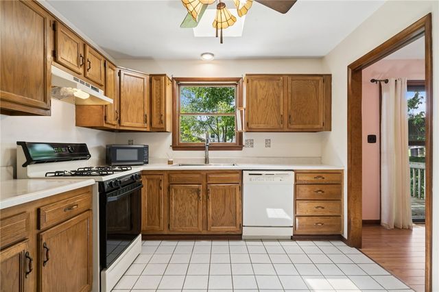 114 Fairview Dr, Penn Twp, PA 15642