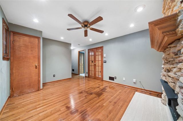 114 Fairview Dr, Penn Twp, PA 15642