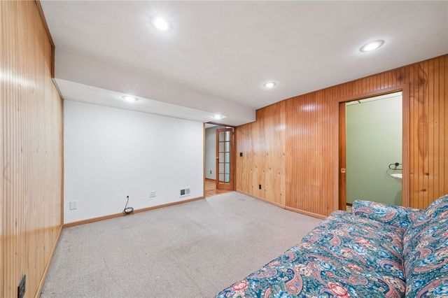 114 Fairview Dr, Penn Twp, PA 15642