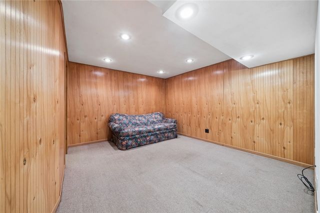 114 Fairview Dr, Penn Twp, PA 15642