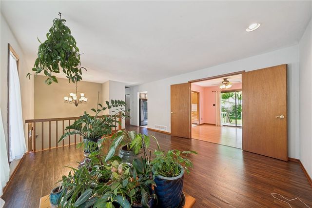 114 Fairview Dr, Penn Twp, PA 15642