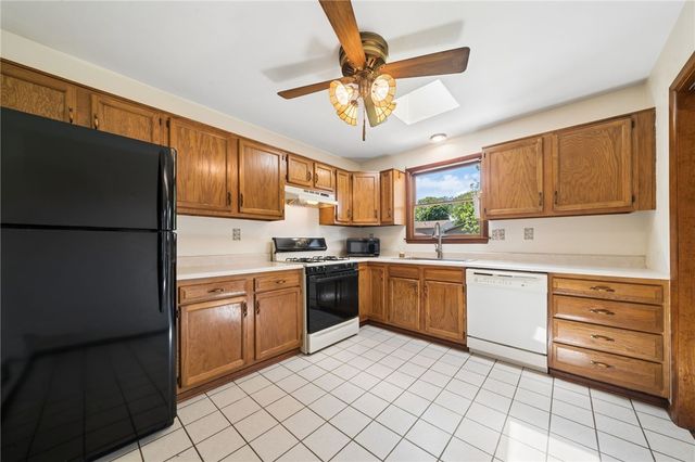 114 Fairview Dr, Penn Twp, PA 15642
