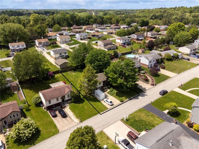 114 Fairview Dr, Penn Twp, PA 15642