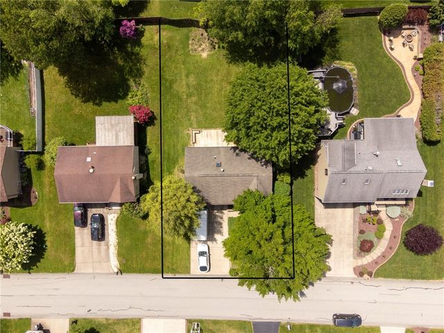 114 Fairview Dr, Penn Twp, PA 15642