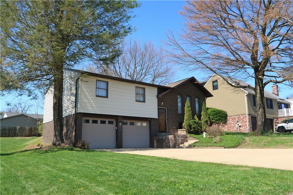 114 Fairview Dr, Penn Twp, PA 15642