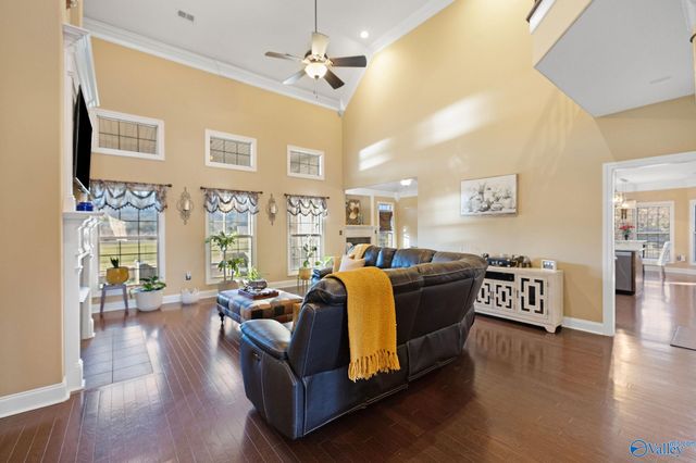 1 Old Cove Place SE, Gurley, AL 35748