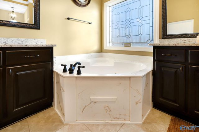 1 Old Cove Place SE, Gurley, AL 35748