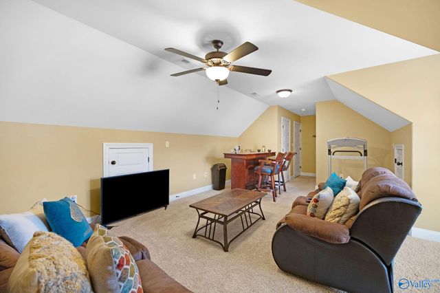 1 Old Cove Place SE, Gurley, AL 35748