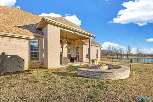 1 Old Cove Place SE, Gurley, AL 35748