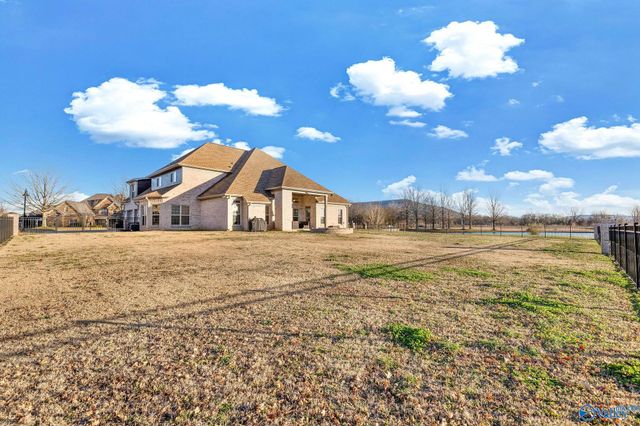 1 Old Cove Place SE, Gurley, AL 35748