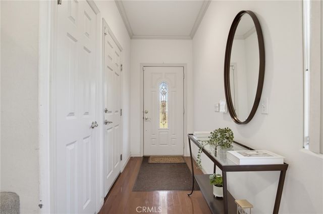15735 Wyandotte, Lake Balboa, CA 91406
