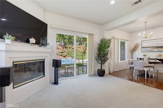 15735 Wyandotte, Lake Balboa, CA 91406