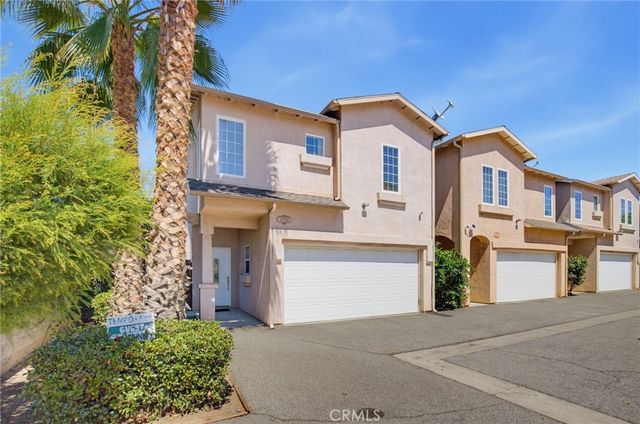 15735 Wyandotte, Lake Balboa, CA 91406