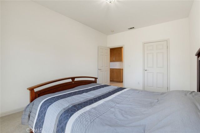 15735 Wyandotte, Lake Balboa, CA 91406