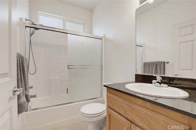 15735 Wyandotte, Lake Balboa, CA 91406