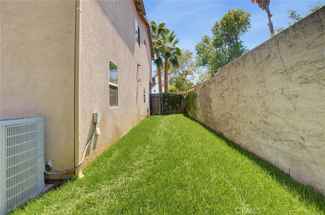 15735 Wyandotte, Lake Balboa, CA 91406