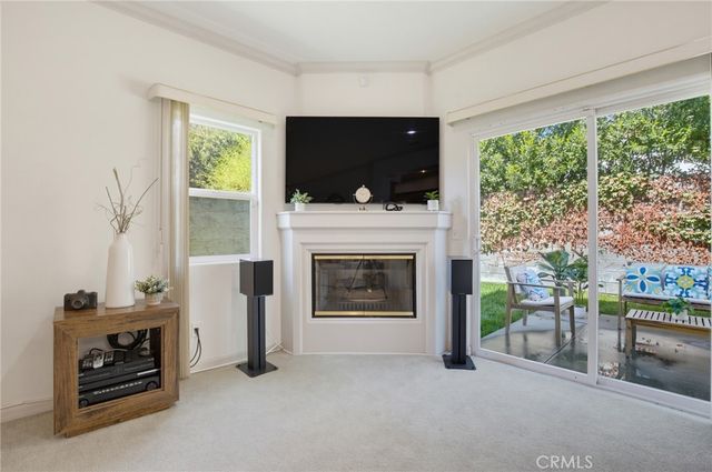 15735 Wyandotte, Lake Balboa, CA 91406