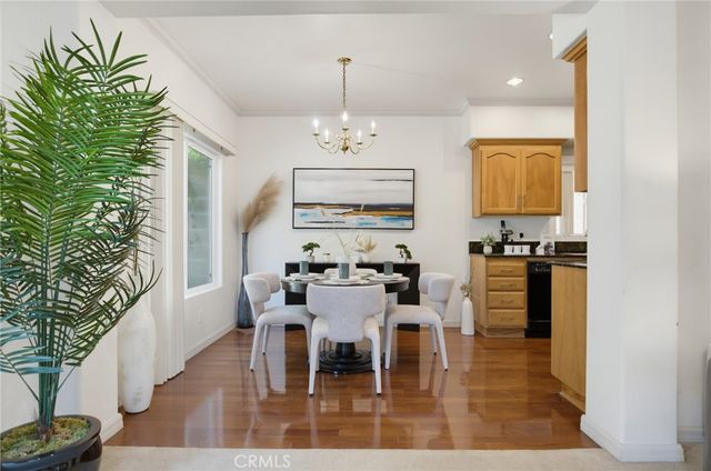15735 Wyandotte, Lake Balboa, CA 91406