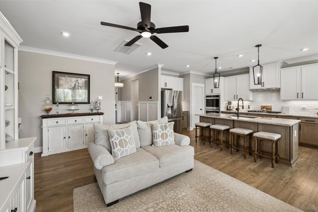 130 Newbury Dr, White House, TN 37188