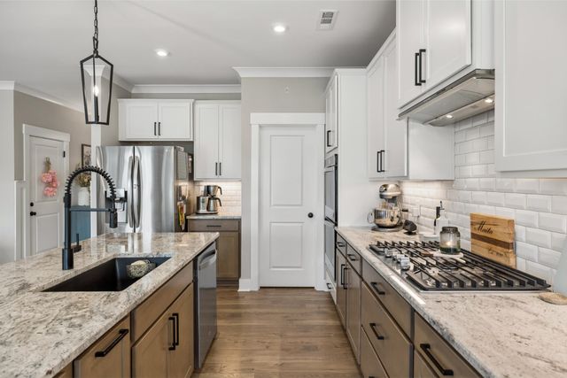 130 Newbury Dr, White House, TN 37188