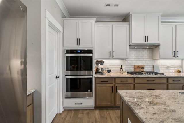 130 Newbury Dr, White House, TN 37188