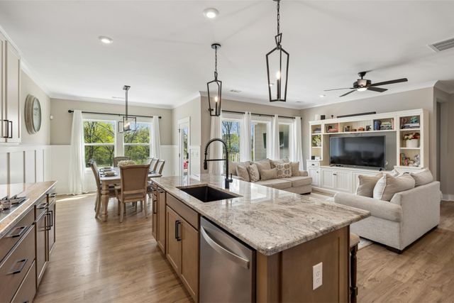 130 Newbury Dr, White House, TN 37188