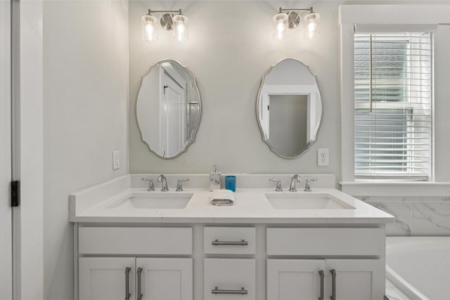 130 Newbury Dr, White House, TN 37188