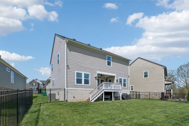130 Newbury Dr, White House, TN 37188