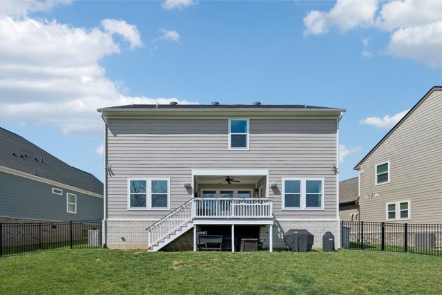 130 Newbury Dr, White House, TN 37188