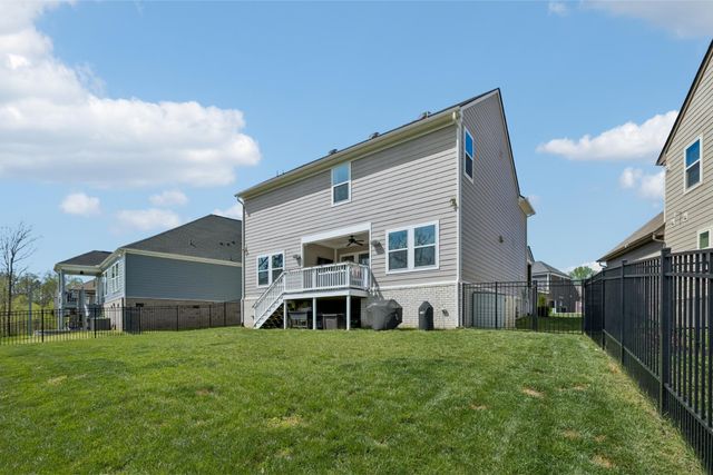 130 Newbury Dr, White House, TN 37188