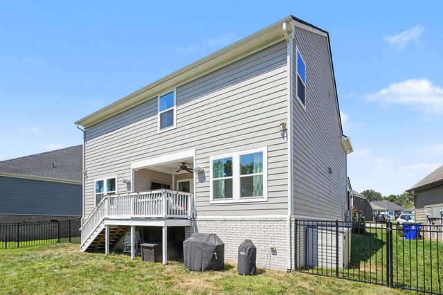 130 Newbury Dr, White House, TN 37188