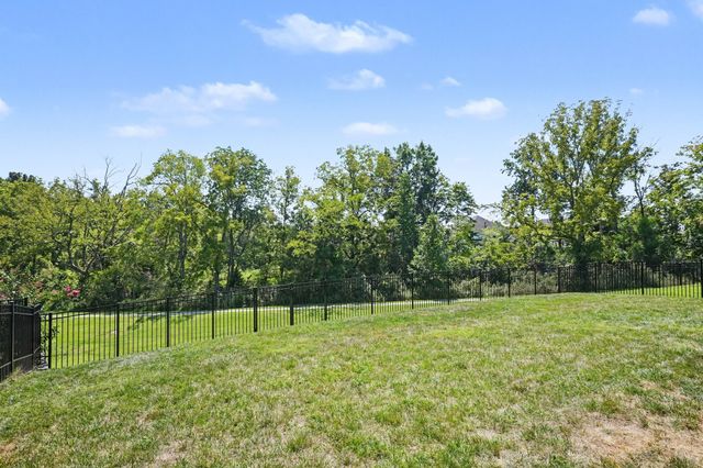 130 Newbury Dr, White House, TN 37188