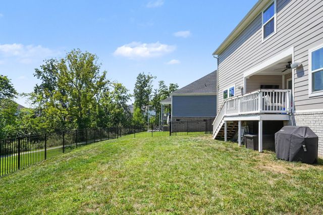 130 Newbury Dr, White House, TN 37188