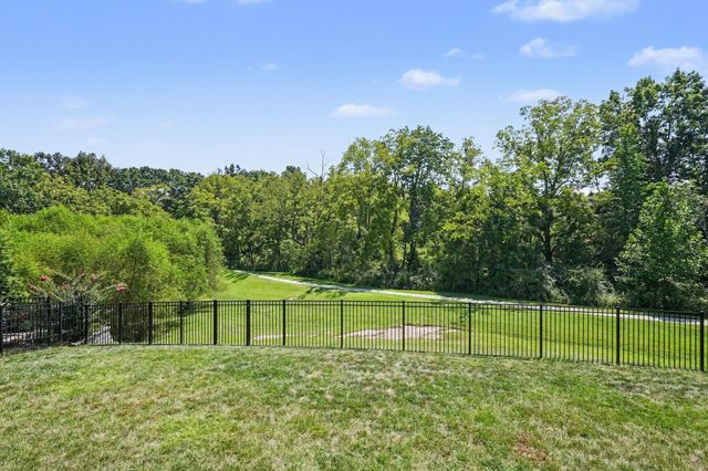 130 Newbury Dr, White House, TN 37188