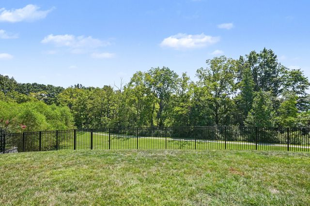 130 Newbury Dr, White House, TN 37188