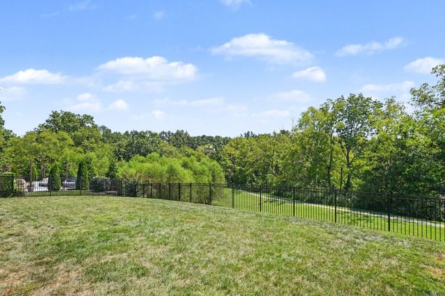 130 Newbury Dr, White House, TN 37188
