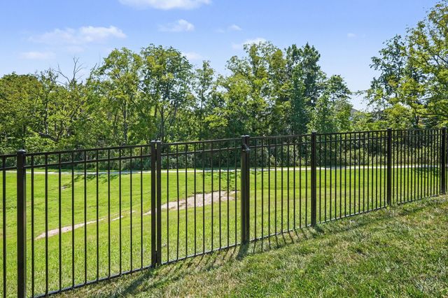 130 Newbury Dr, White House, TN 37188