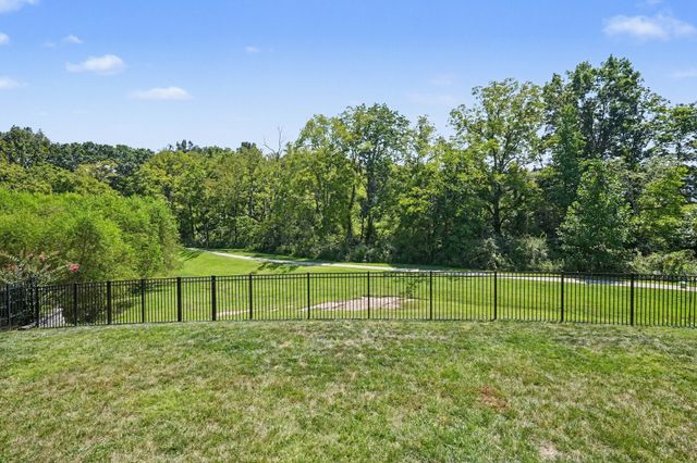 130 Newbury Dr, White House, TN 37188