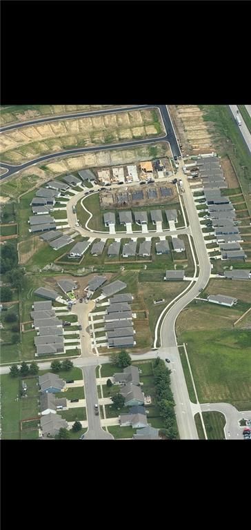 403 Rock Creek Drive, Tonganoxie, KS 66086