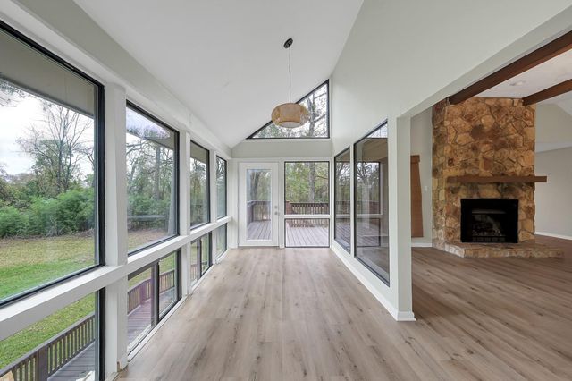 2 Alladdin Lane, The Woodlands, TX 77380