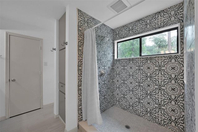 2 Alladdin Lane, The Woodlands, TX 77380