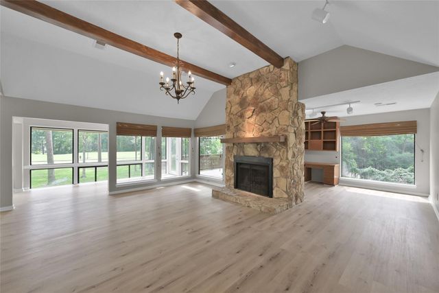 2 Alladdin Lane, The Woodlands, TX 77380