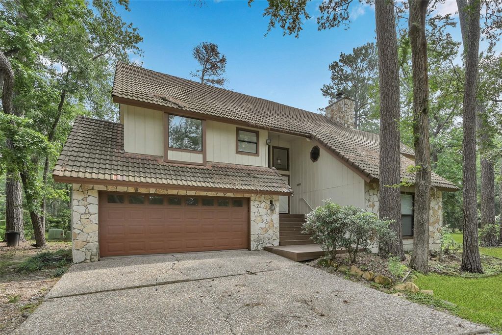 2 Alladdin Lane, The Woodlands, TX 77380