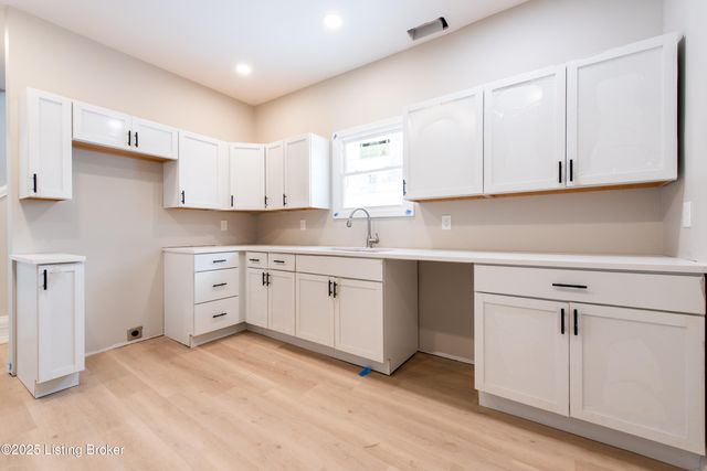 3814 Jewell Ave, Louisville, KY 40212