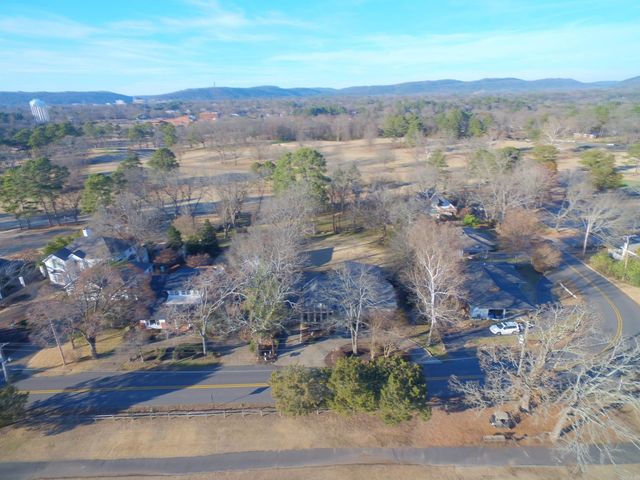 106 COUNTRY CLUB Drive, Hot Springs, AR 71901