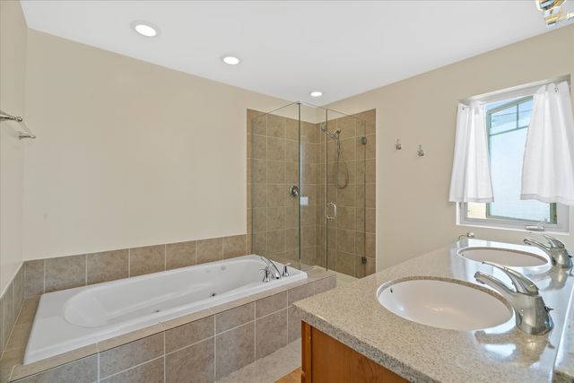 8900 31st Street 9, Brookfield, IL 60513