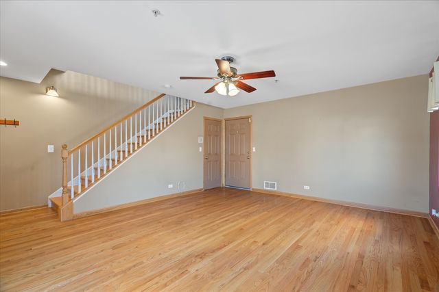 8900 31st Street 9, Brookfield, IL 60513