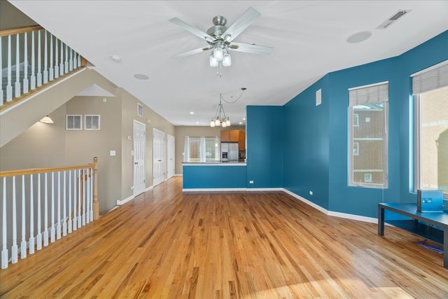 8900 31st Street 9, Brookfield, IL 60513